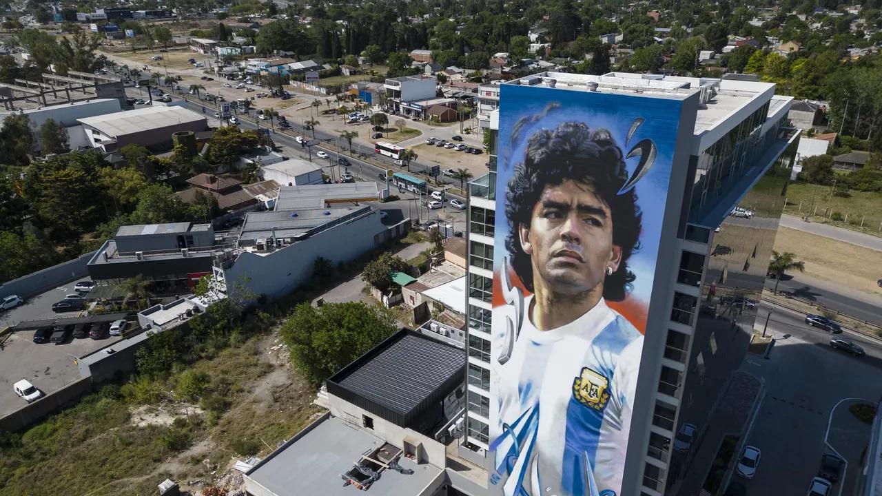 بيع كرة هدف مارادونا باليد في كأس العالم مقابل 2 مليون إسترليني بيع كرة هدف مارادونا باليد في كأس العالم مقابل 2 مليون إسترليني