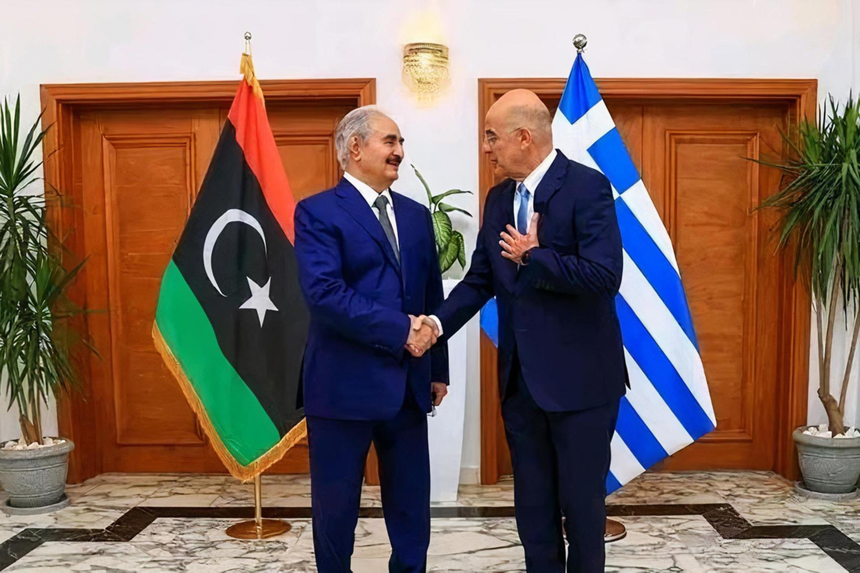 بعد رفضه النزول في طرابلس.. وزير خارجية اليونان يلتقي حفتر في بنغازي والدبيبة يعلق بعد رفضه النزول في طرابلس.. وزير خارجية اليونان يلتقي حفتر في بنغازي والدبيبة يعلق