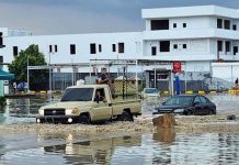 حملات تطوعية لإنقاذ الأحياء من تداعيات الأمطار حملات تطوعية لإنقاذ الأحياء من تداعيات الأمطار