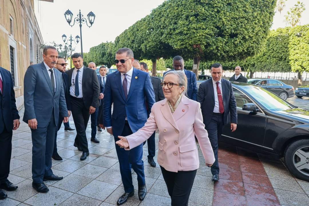 عبد الحميد الدبيبة يصل تونس في زيارة رسمية عبد الحميد الدبيبة يصل تونس في زيارة رسمية