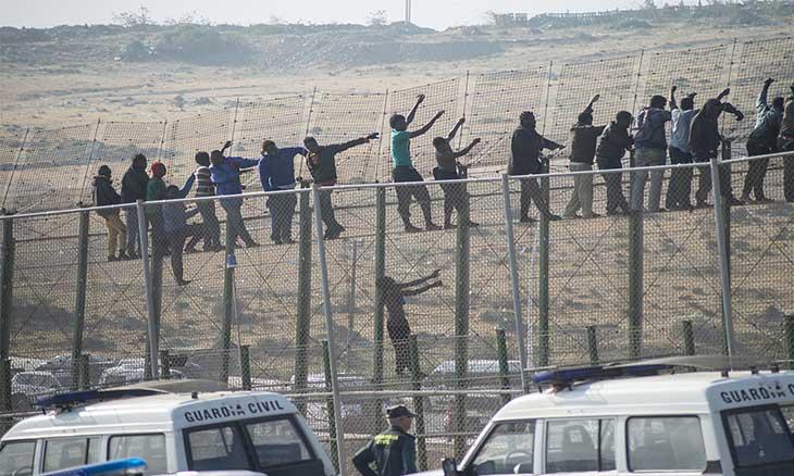 طوفان «المركزية الافريقية» يطال شمال افريقيا… تكاثر العنصريات ومجابهتها طوفان «المركزية الافريقية» يطال شمال افريقيا… تكاثر العنصريات ومجابهتها