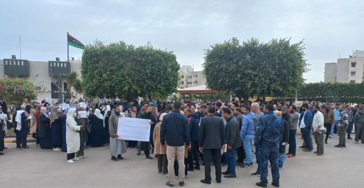 نقيب الأطباء: أجور الاستشاريين تراجعت إلى النصف نقيب الأطباء: أجور الاستشاريين تراجعت إلى النصف