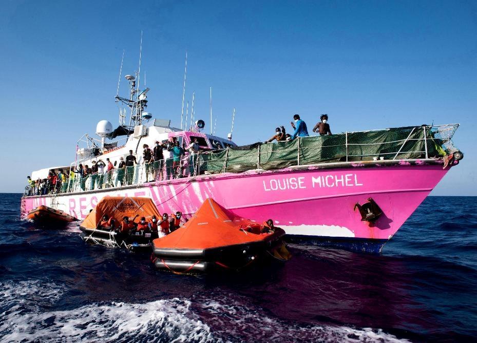 إيطاليا: سفينة إنسانية تنقذ 71 مهاجرًا فروا من ليبيا إيطاليا: سفينة إنسانية تنقذ 71 مهاجرًا فروا من ليبيا