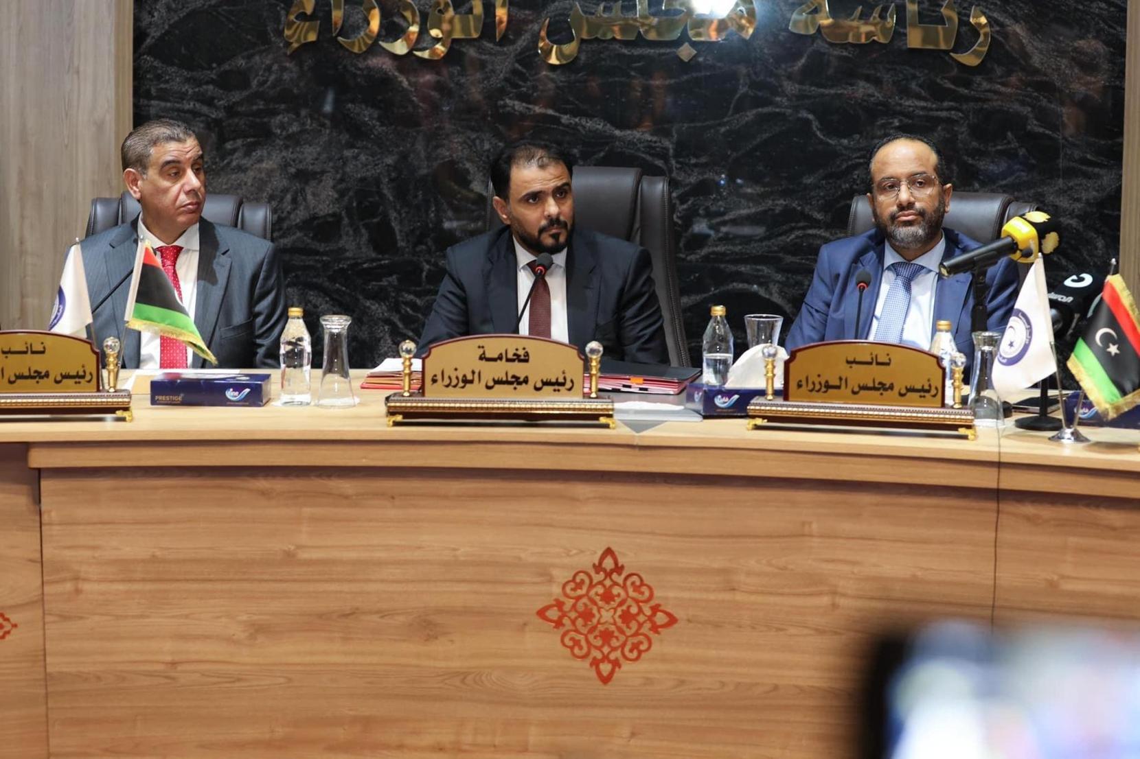 حكومة حماد تناقش الأوضاع السياسية والأمنية في البلاد حكومة حماد تناقش الأوضاع السياسية والأمنية في البلاد