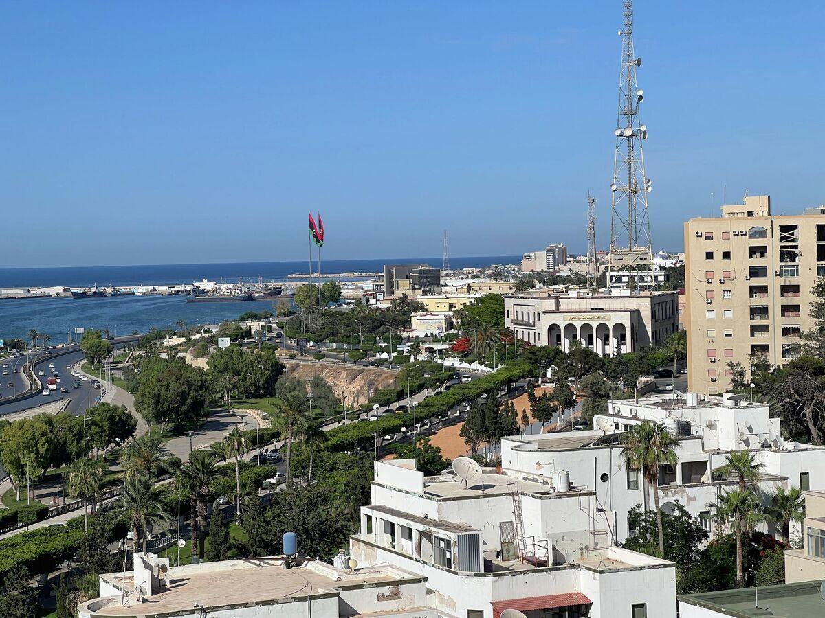 هل تتجه ليبيا لتخفيض الأجور ورفع الدعم؟ هل تتجه ليبيا لتخفيض الأجور ورفع الدعم؟