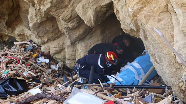 فريق الإغاثة الجزائري: انتشال 272 ضحية متوفية بدرنة الليبية فريق الإغاثة الجزائري: انتشال 272 ضحية متوفية بدرنة الليبية