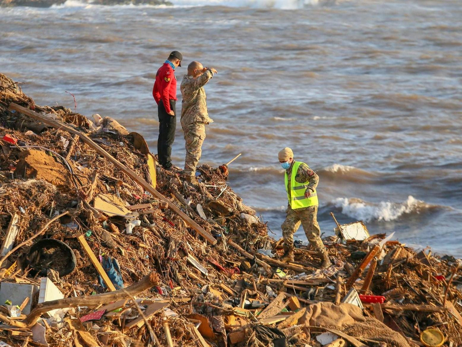 نجوا من الفيضان لكنهم مدمرون نفسيا.. لوموند: هذه حال العمال الأجانب بدرنة نجوا من الفيضان لكنهم مدمرون نفسيا.. لوموند: هذه حال العمال الأجانب بدرنة