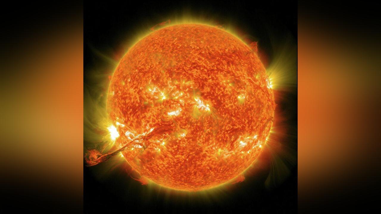 لغز الشمس… دراسة حديثة تكشف عن أشد أسرار الكون غموضا لغز الشمس… دراسة حديثة تكشف عن أشد أسرار الكون غموضا