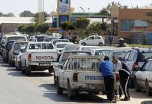 طوابير على محطّات البنزين وعودة التهريب طوابير على محطّات البنزين وعودة التهريب