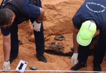 مقبرة بتاجوراء منذ 2011، وفرق الانتشال تواصل عملها مقبرة بتاجوراء منذ 2011، وفرق الانتشال تواصل عملها