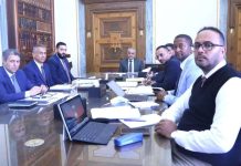 تداعيات تخفيض الدينار الليبي: جدل متصاعد تداعيات تخفيض الدينار الليبي: جدل متصاعد