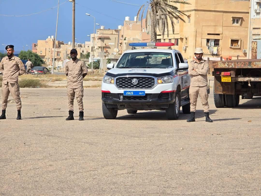 مديرية أمن جنزور تواصل حملاتها الأمنية لتعزيز الاستقرار مديرية أمن جنزور تواصل حملاتها الأمنية لتعزيز الاستقرار