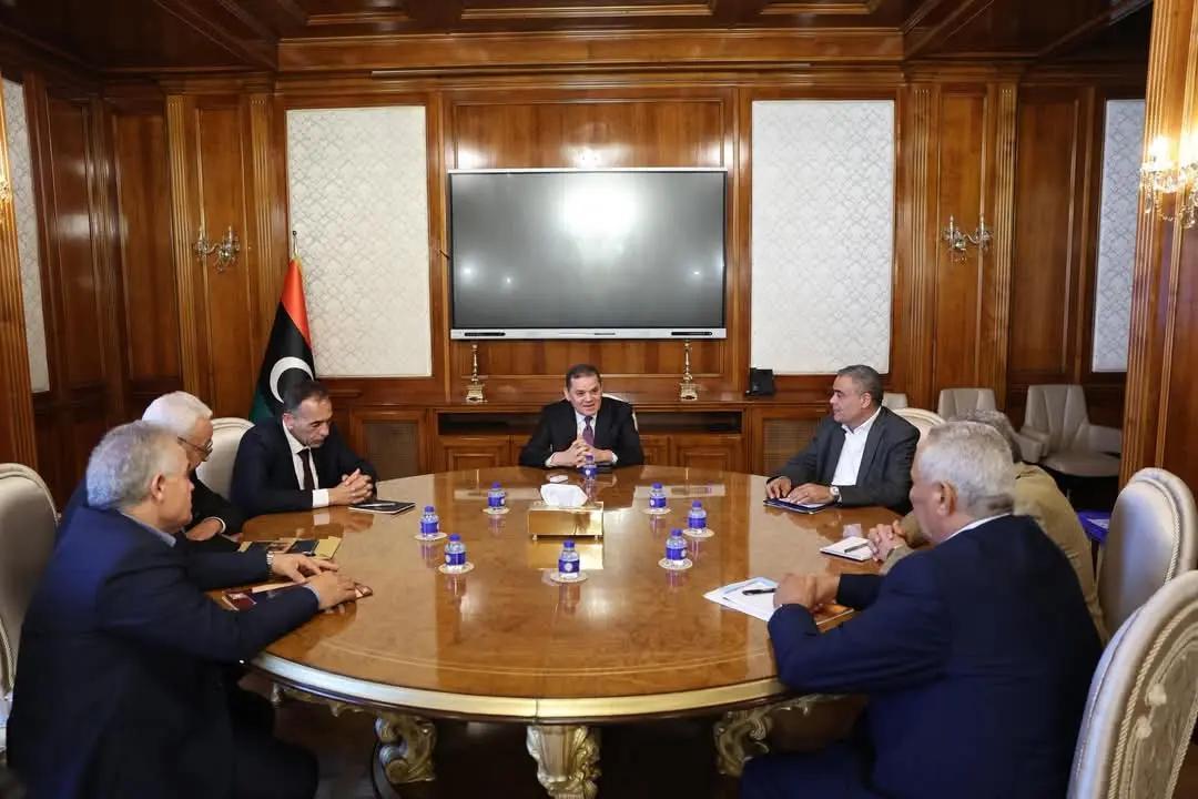 الدبيبة يلتقي عمداء خمس بلديات.. دعم مباشر للمشاريع المتعثرة الدبيبة يلتقي عمداء خمس بلديات.. دعم مباشر للمشاريع المتعثرة