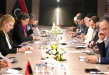 ممثلون عن سوق الجمعة يطالبون بوقف التصعيد في طرابلس ممثلون عن سوق الجمعة يطالبون بوقف التصعيد في طرابلس