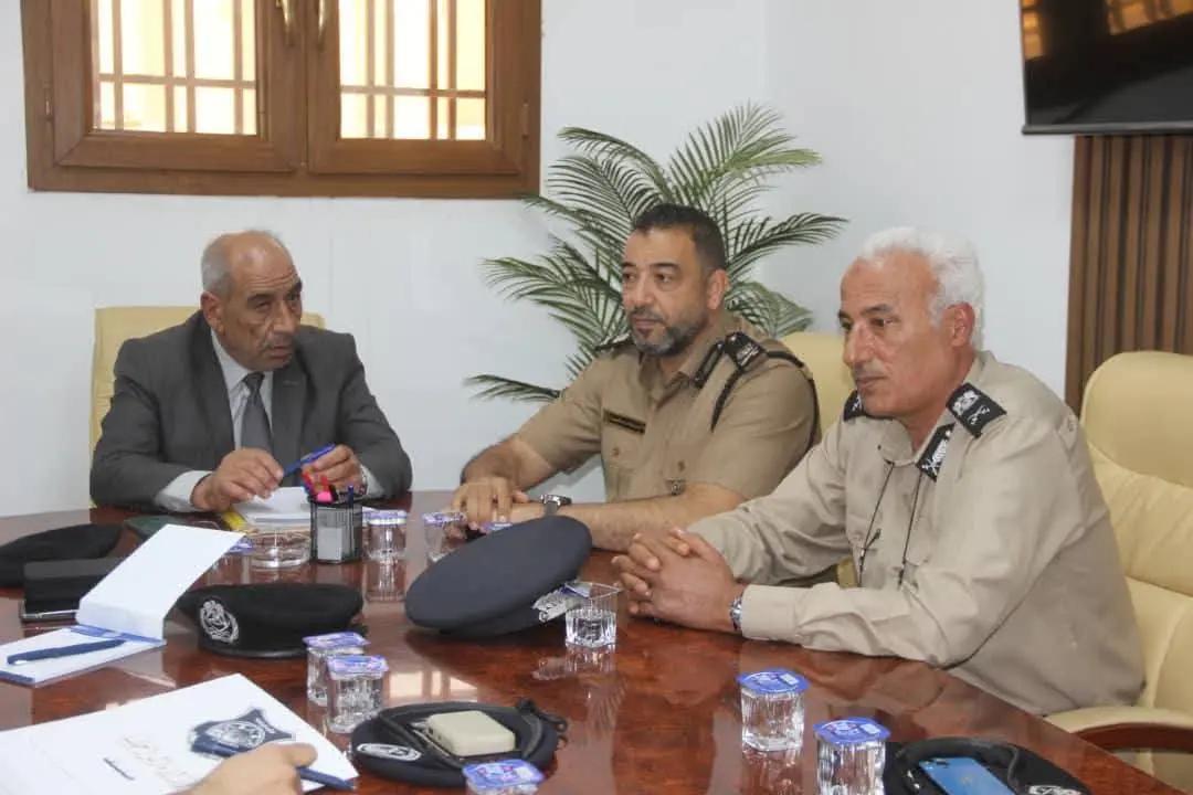 وكيل وزارة الداخلية يعقد اجتماعاً أمنياً لبحث خطط تأمين وكيل وزارة الداخلية يعقد اجتماعاً أمنياً لبحث خطط تأمين