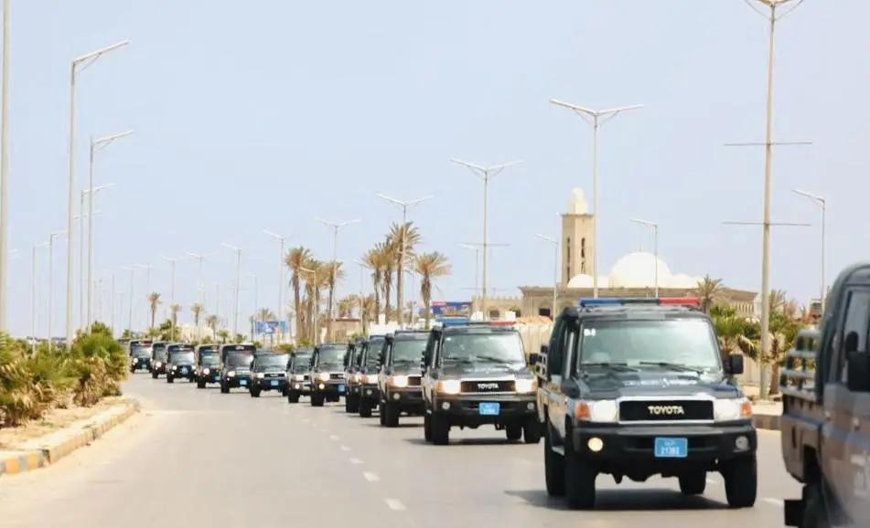 الداخلية تعزز التواجد الأمني بمناطق التماس في طرابلس الداخلية تعزز التواجد الأمني بمناطق التماس في طرابلس