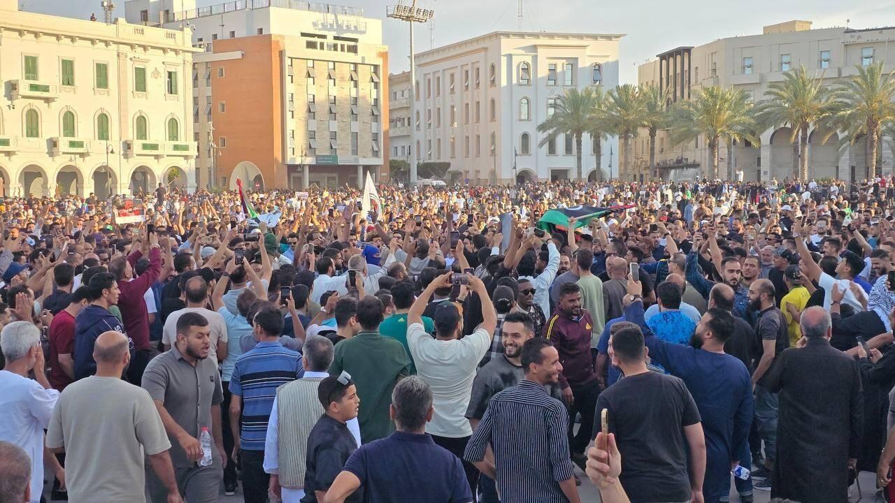 احتجاجات أمام بعثة.. خبراء: البعثة أصبحت جزءا من المشكلة احتجاجات أمام بعثة.. خبراء: البعثة أصبحت جزءا من المشكلة