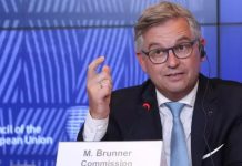 الاتحاد الأوروبي: قد نربط مفاوضات الهجرة بملف التأشيرات الاتحاد الأوروبي: قد نربط مفاوضات الهجرة بملف التأشيرات