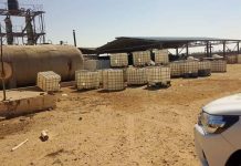 ضبط مصنع مزيف يديره أجنبيان بتهمة تهريب حصته من الوقود ضبط مصنع مزيف يديره أجنبيان بتهمة تهريب حصته من الوقود