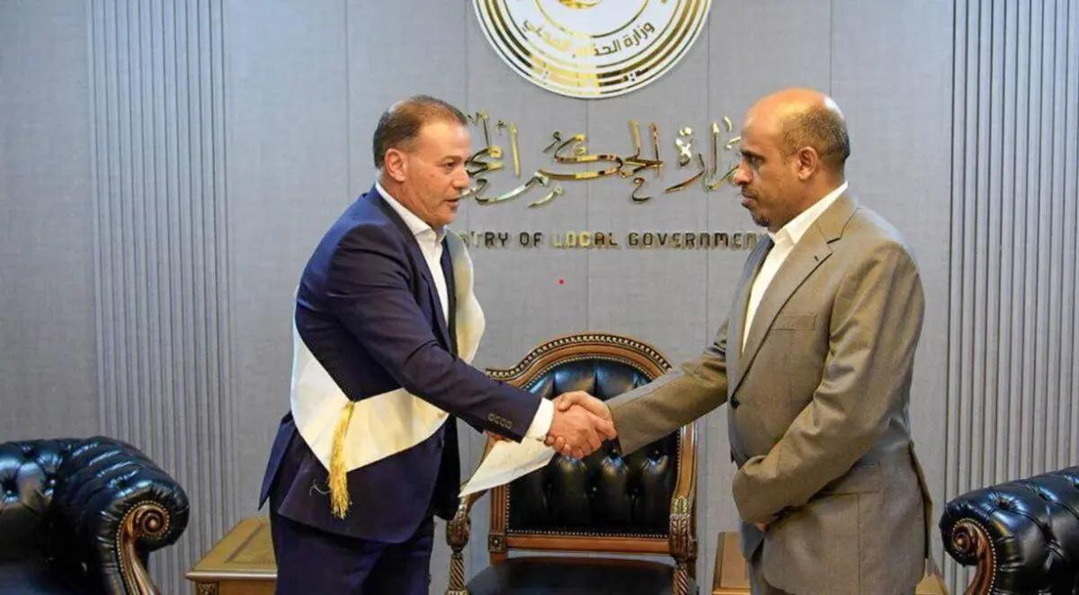 عميد بلدية زليتن يؤدي القسم القانوني أمام وزير الحكم المحلي عميد بلدية زليتن يؤدي القسم القانوني أمام وزير الحكم المحلي