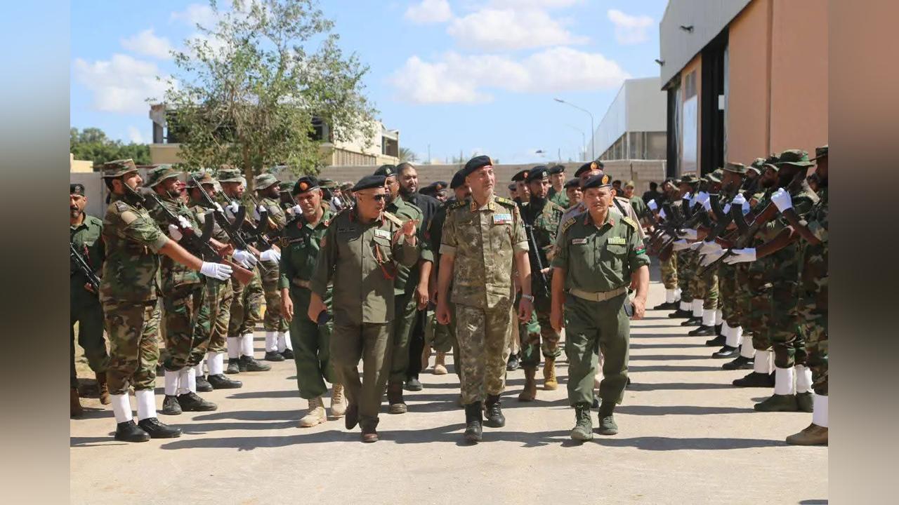 تخريج دفعات جديدة في «مدرسة المدفعية والصواريخ» تخريج دفعات جديدة في «مدرسة المدفعية والصواريخ»