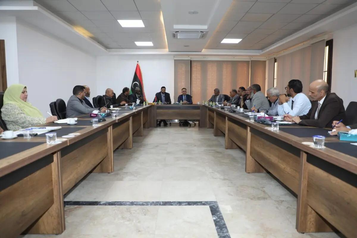 الحويج يدعو لتطبيق صارم للقانون التجاري وتنظيم شركات التأمين