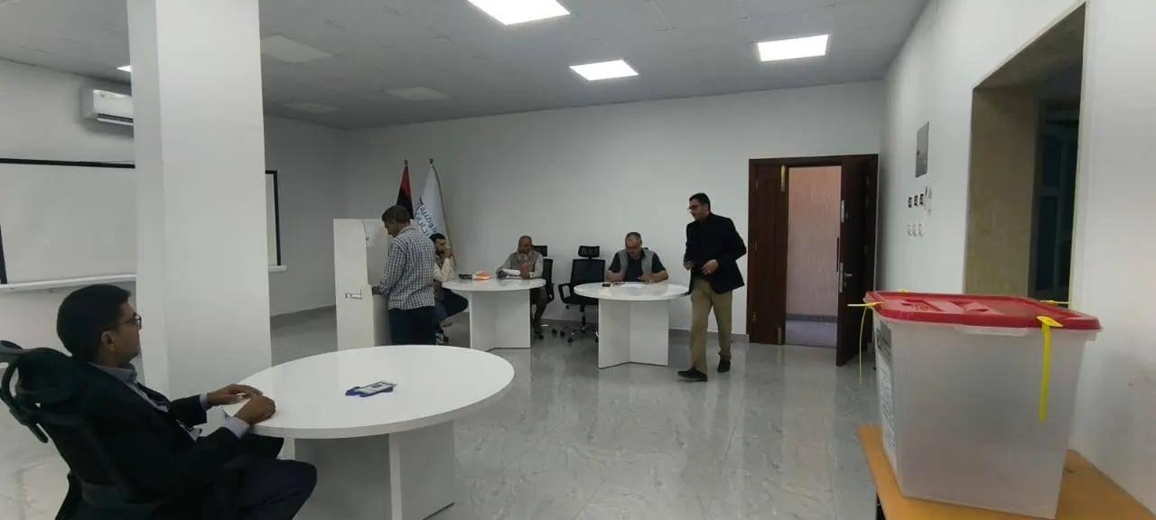 المفوضية تفتح مراكز الاقتراع لانتخابات  المفوضية تفتح مراكز الاقتراع لانتخابات