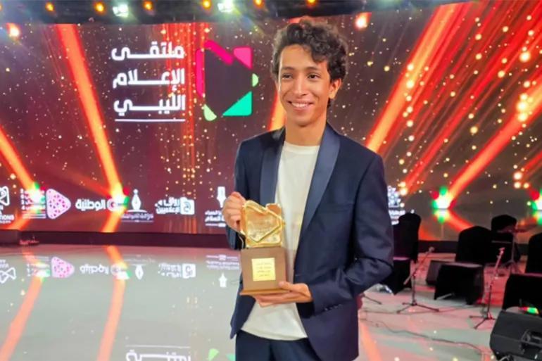 صنّاع المحتوى بليبيا.. جيل يبحث عن المعنى في فوضى المنصات صنّاع المحتوى بليبيا.. جيل يبحث عن المعنى في فوضى المنصات