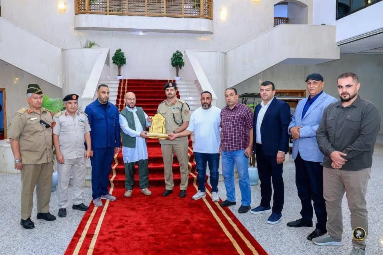 جدل ليبي واسع بعد اجتماع نجل حفتر بكتائب من مصراتة جدل ليبي واسع بعد اجتماع نجل حفتر بكتائب من مصراتة