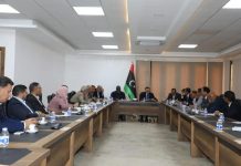 الحويج يترأس اجتماعاً لتطوير الاقتصاد وسوق الأوراق المالية الحويج يترأس اجتماعاً لتطوير الاقتصاد وسوق الأوراق المالية