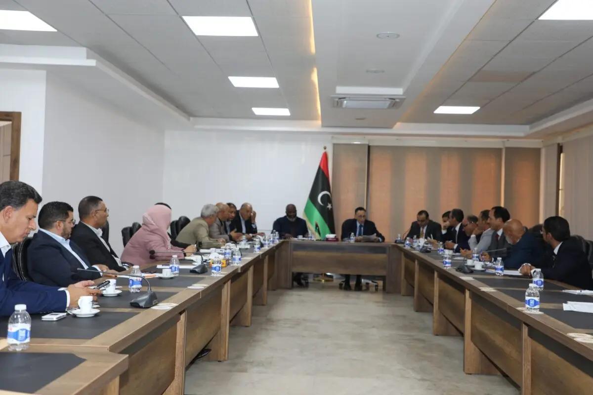 الحويج يترأس اجتماعاً لتطوير الاقتصاد وسوق الأوراق المالية الحويج يترأس اجتماعاً لتطوير الاقتصاد وسوق الأوراق المالية