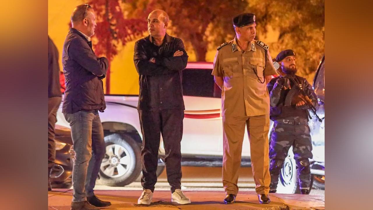 مدير أمن طرابلس يتابع الحملة الأمنية المشتركة في حي الأندلس مدير أمن طرابلس يتابع الحملة الأمنية المشتركة في حي الأندلس