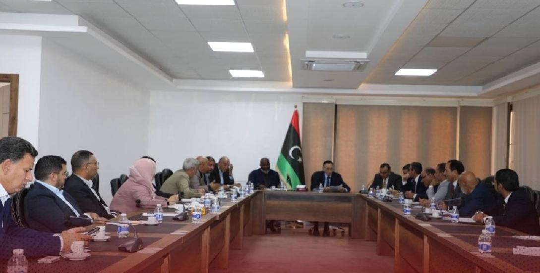 الحويج يستعرض نشاط الجهات التابعة لوزارة الاقتصاد الحويج يستعرض نشاط الجهات التابعة لوزارة الاقتصاد