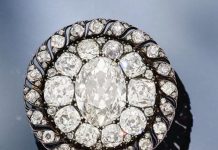 مزادات تستعد لبيع مجوهرات بينها دبوس ألماس لنابليون بونابرت مزادات تستعد لبيع مجوهرات بينها دبوس ألماس لنابليون بونابرت