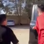 موكب مسلّح لمرافقة ابن قائد ميليشيا ليبي من مدرسة ابتدائية موكب مسلّح لمرافقة ابن قائد ميليشيا ليبي من مدرسة ابتدائية