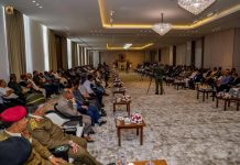 اتهامات لمسلحين بخطف مواطنين من ترهونة بعد لقائهم حفتر اتهامات لمسلحين بخطف مواطنين من ترهونة بعد لقائهم حفتر