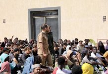 مصير غامض يواجه مئات المهاجرين المحتجزين غرب ليبيا مصير غامض يواجه مئات المهاجرين المحتجزين غرب ليبيا