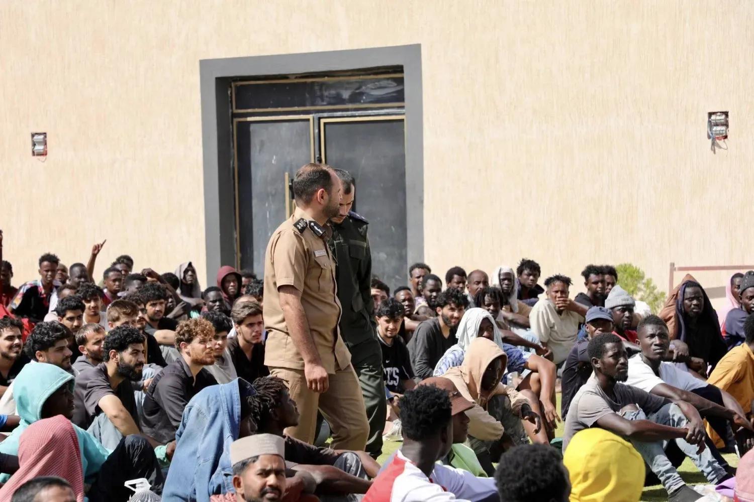 مصير غامض يواجه مئات المهاجرين المحتجزين غرب ليبيا مصير غامض يواجه مئات المهاجرين المحتجزين غرب ليبيا