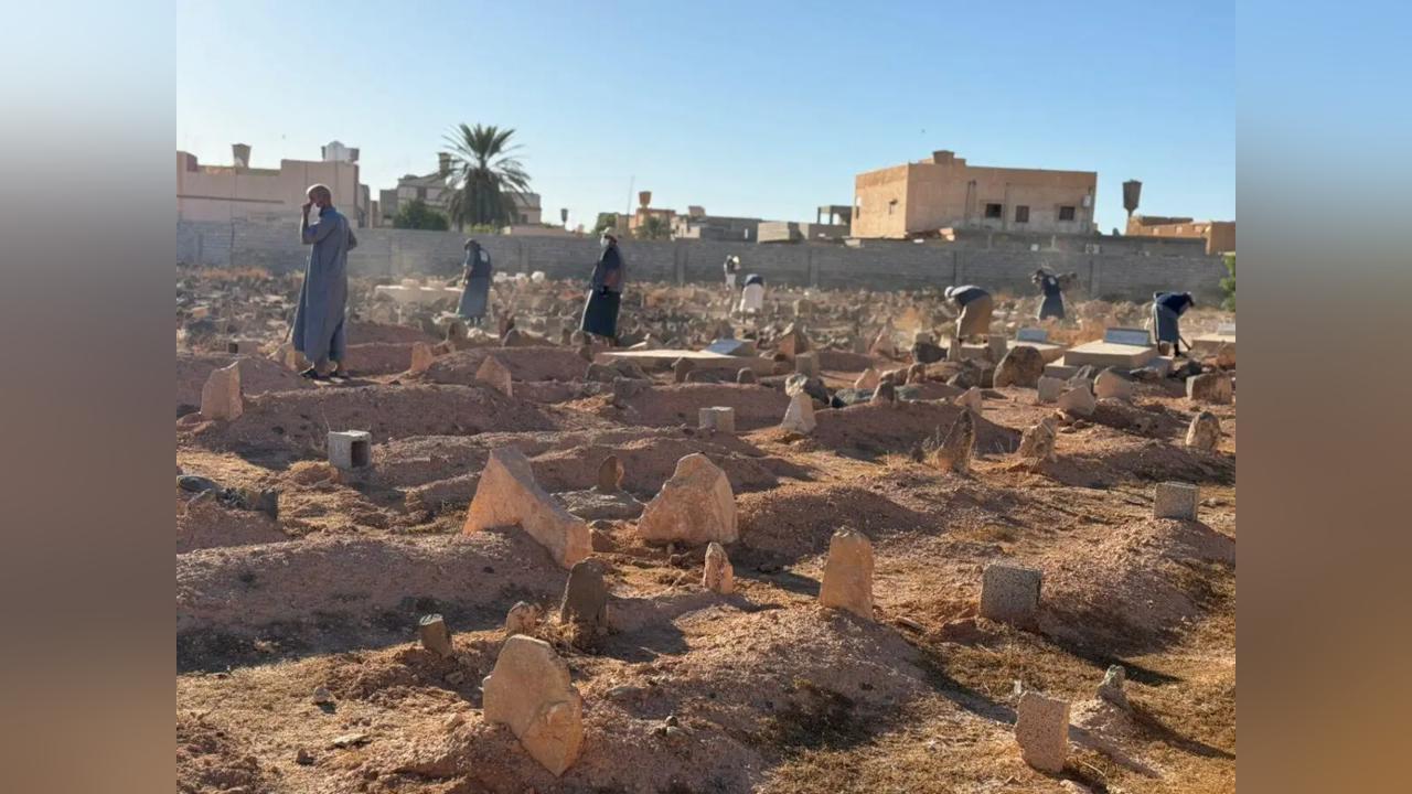 الجيش الليبي يواصل حملة تطهير المقابر من «الطلاسم والسحر» الجيش الليبي يواصل حملة تطهير المقابر من «الطلاسم والسحر»