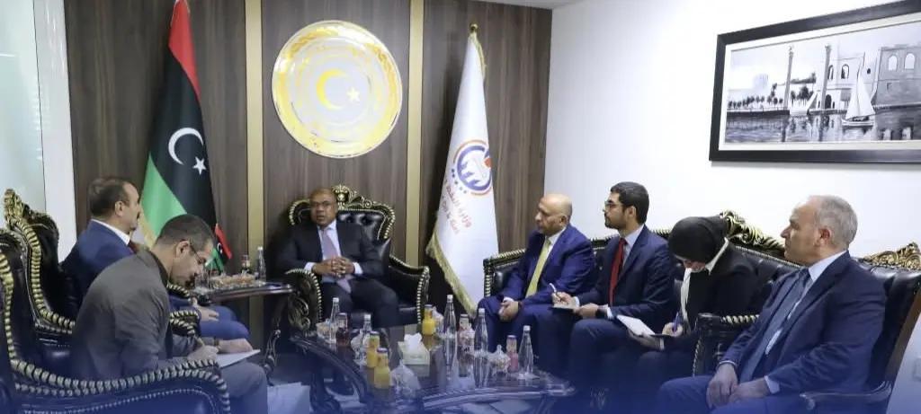 وزير النفط يبحث مع السفير الجزائري استثمارات سوناطراك بليبيا وزير النفط يبحث مع السفير الجزائري استثمارات سوناطراك بليبيا