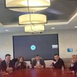 وفد الحكومة يجتمع مع شركات أمريكية في النفط والغاز وفد الحكومة يجتمع مع شركات أمريكية في النفط والغاز