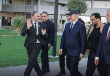 المشير حفتر يتفقد مشاريع الإعمار في مدينة بنغازي المشير حفتر يتفقد مشاريع الإعمار في مدينة بنغازي