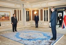 المنفي يعتمد سفراء فرنسا وبريطانيا لدى ليبيا المنفي يعتمد سفراء فرنسا وبريطانيا لدى ليبيا