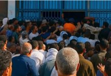 «نقص السيولة» يُفاقم أزمات الليبيين ويزيد منسوب الغضب الشعبي «نقص السيولة» يُفاقم أزمات الليبيين ويزيد منسوب الغضب الشعبي