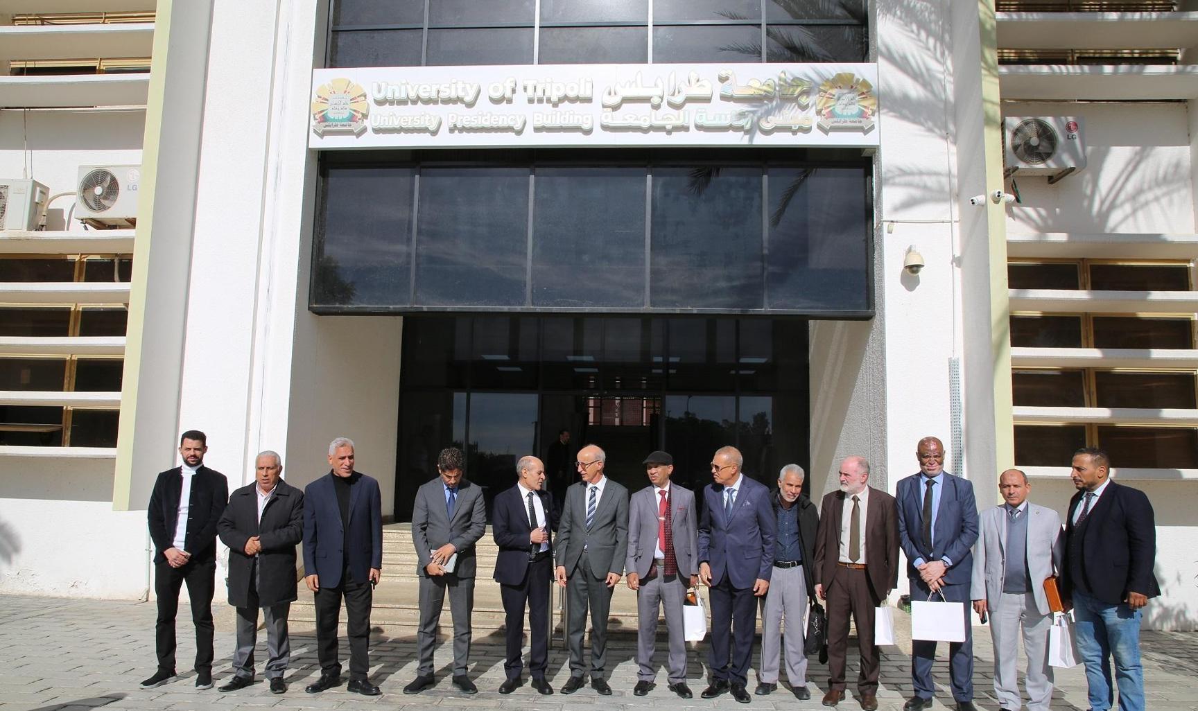 توقيع اتفاقية بين وكالة الانباء الليبية وجامعة طرانلس توقيع اتفاقية بين وكالة الانباء الليبية وجامعة طرانلس