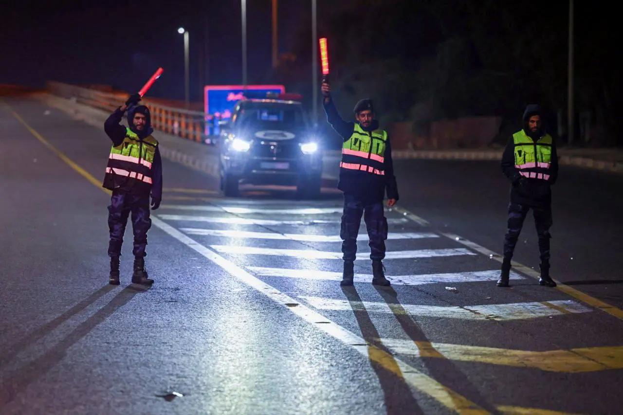 «أمن طرابلس» تحذّر السائقين من مخاطر على جسر الدرن «أمن طرابلس» تحذّر السائقين من مخاطر على جسر الدرن