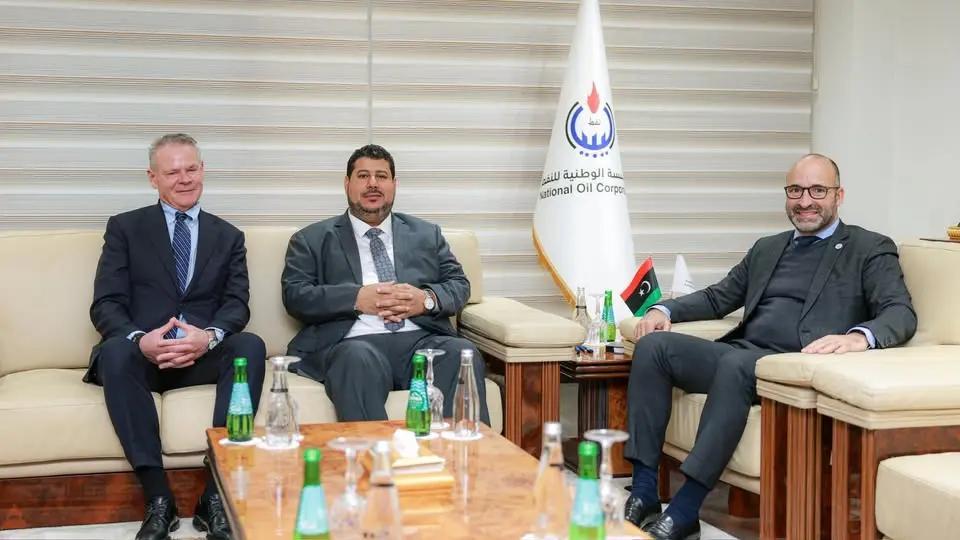 مؤسسة النفط تبحث تعزيز الإنتاج والشراكات مع مؤسسة النفط تبحث تعزيز الإنتاج والشراكات مع