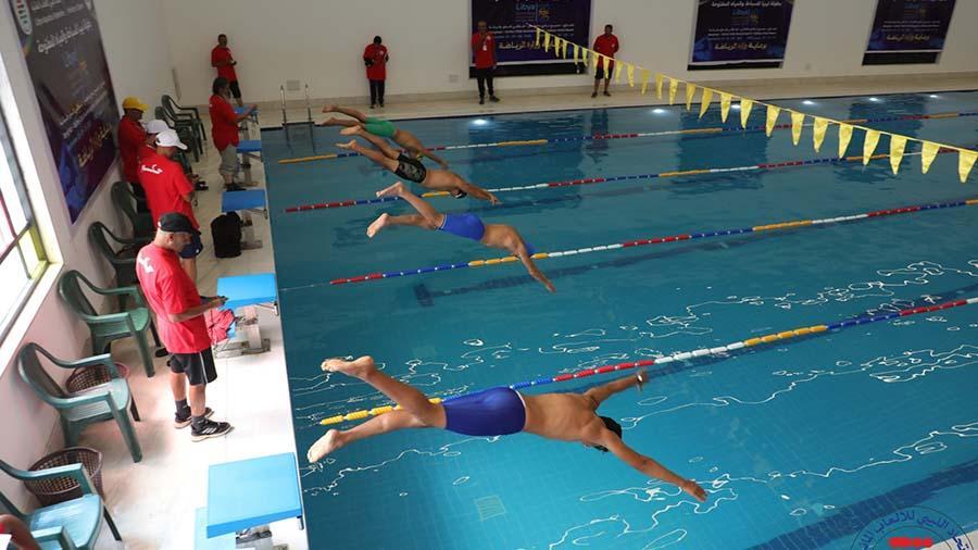 معهد النفط يستضيف دورة مدربي السباحة على مدار ثلاثة أيام معهد النفط يستضيف دورة مدربي السباحة على مدار ثلاثة أيام