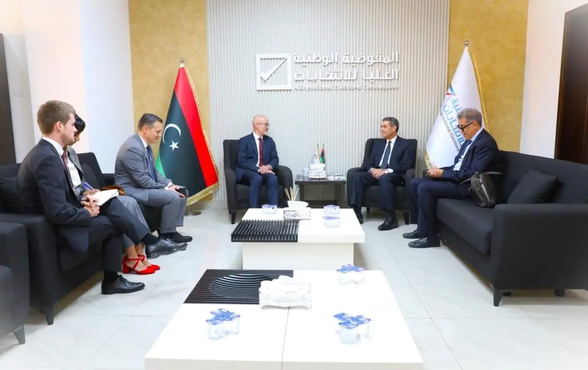 المفوضية تستعرض الاستعدادات الانتخابية مع مسؤول فرنسي المفوضية تستعرض الاستعدادات الانتخابية مع مسؤول فرنسي