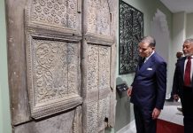 أزمة السيولة واحتياجات المواطنين تفجران جدلا لمشاريع التنمية أزمة السيولة واحتياجات المواطنين تفجران جدلا لمشاريع التنمية